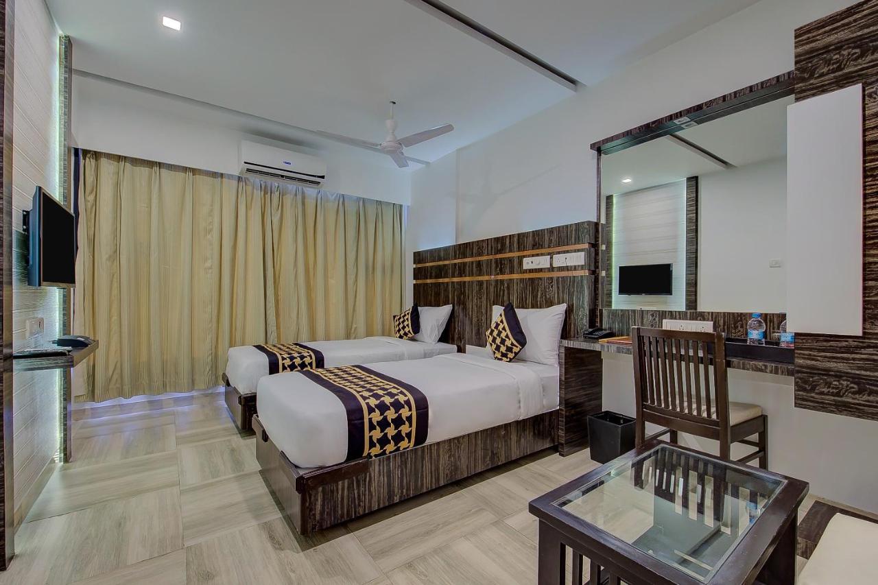 Oyo 78245 Collection O Hotel Crown Inn Navi Mumbai Buitenkant foto