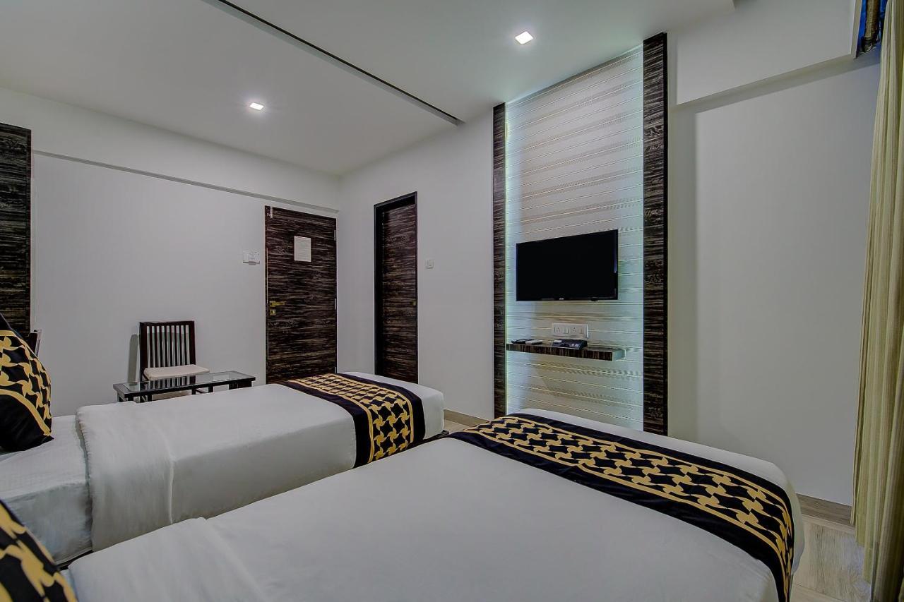 Oyo 78245 Collection O Hotel Crown Inn Navi Mumbai Buitenkant foto