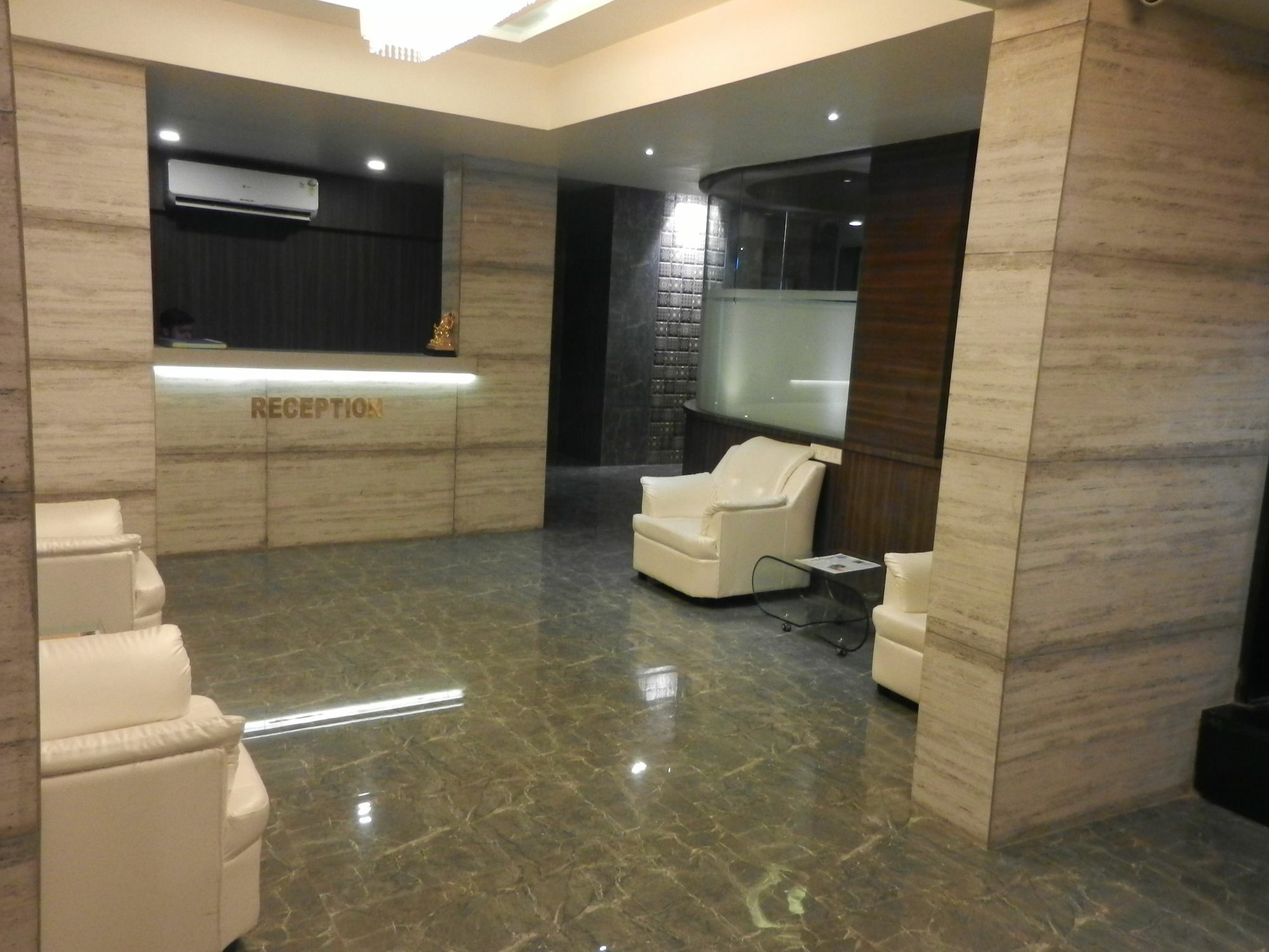 Oyo 78245 Collection O Hotel Crown Inn Navi Mumbai Buitenkant foto