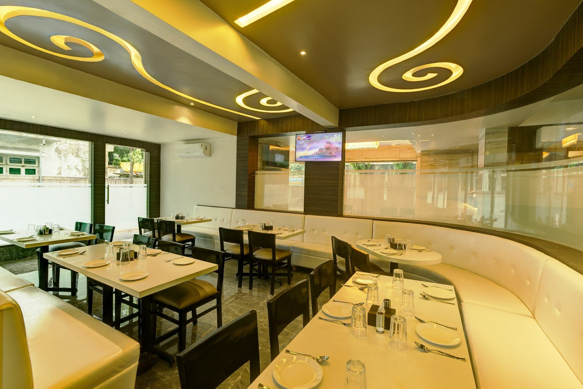 Oyo 78245 Collection O Hotel Crown Inn Navi Mumbai Buitenkant foto