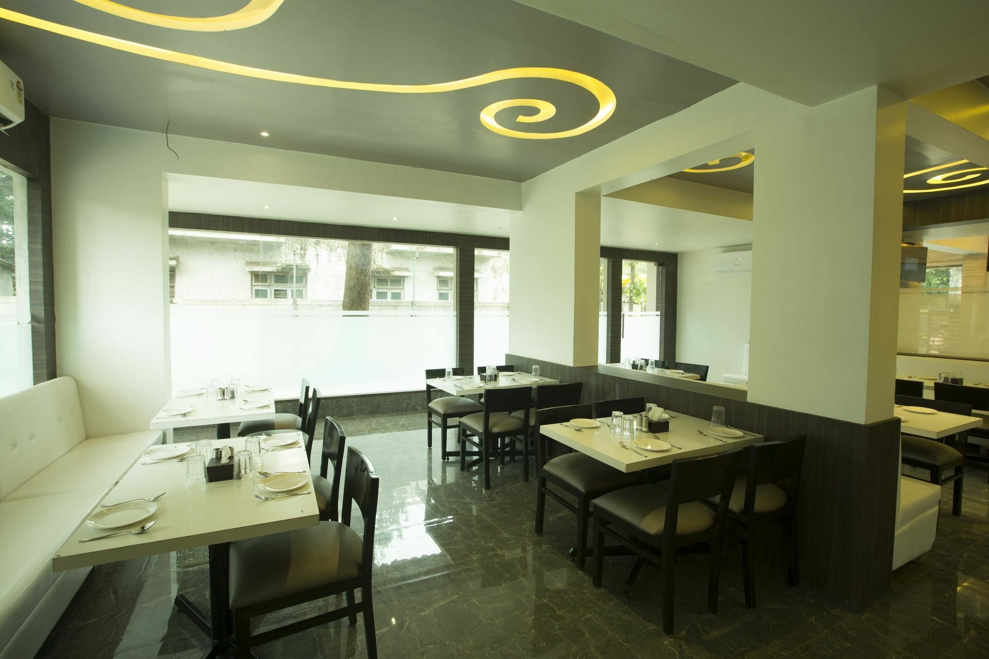 Oyo 78245 Collection O Hotel Crown Inn Navi Mumbai Buitenkant foto