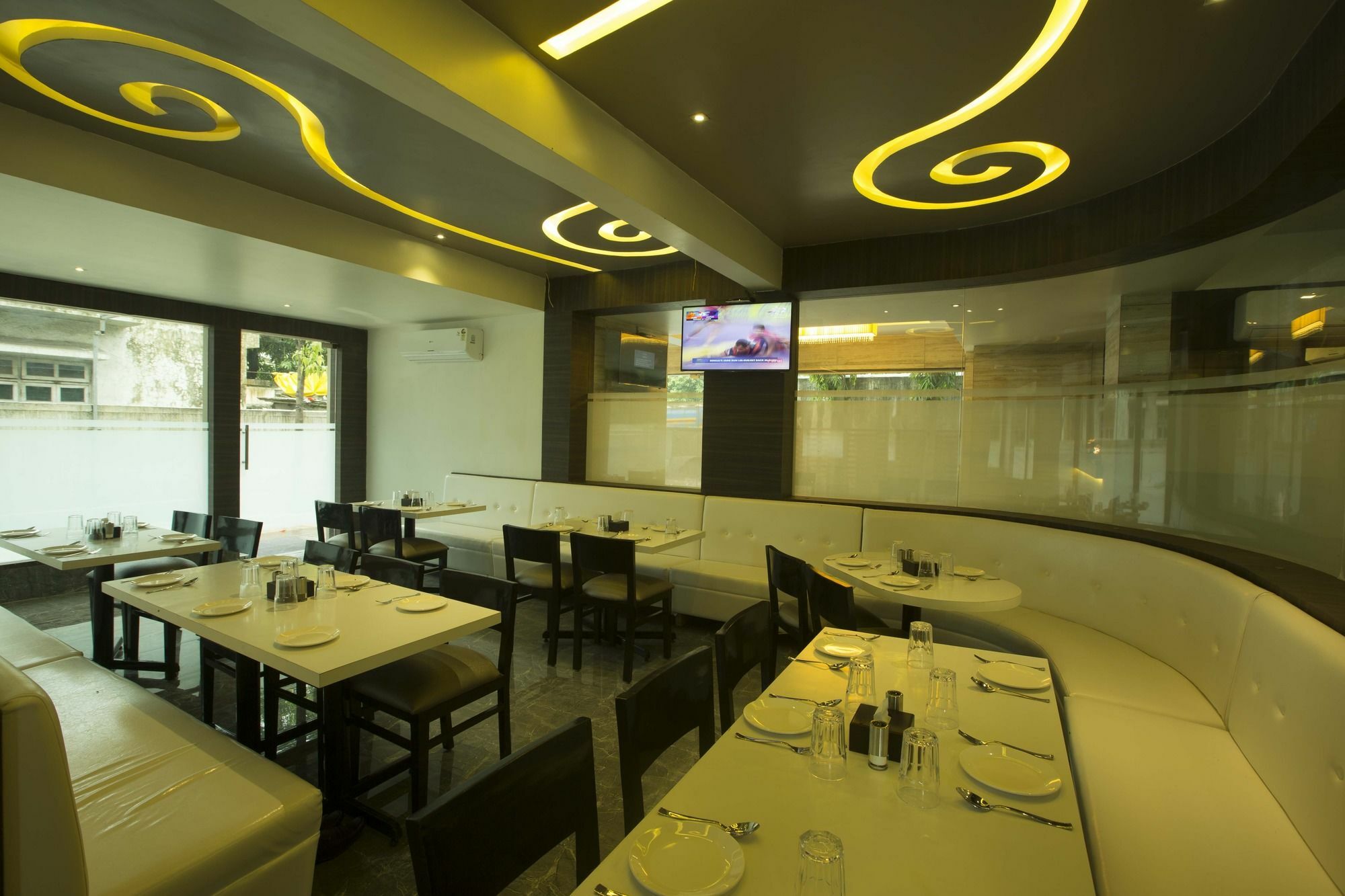Oyo 78245 Collection O Hotel Crown Inn Navi Mumbai Buitenkant foto