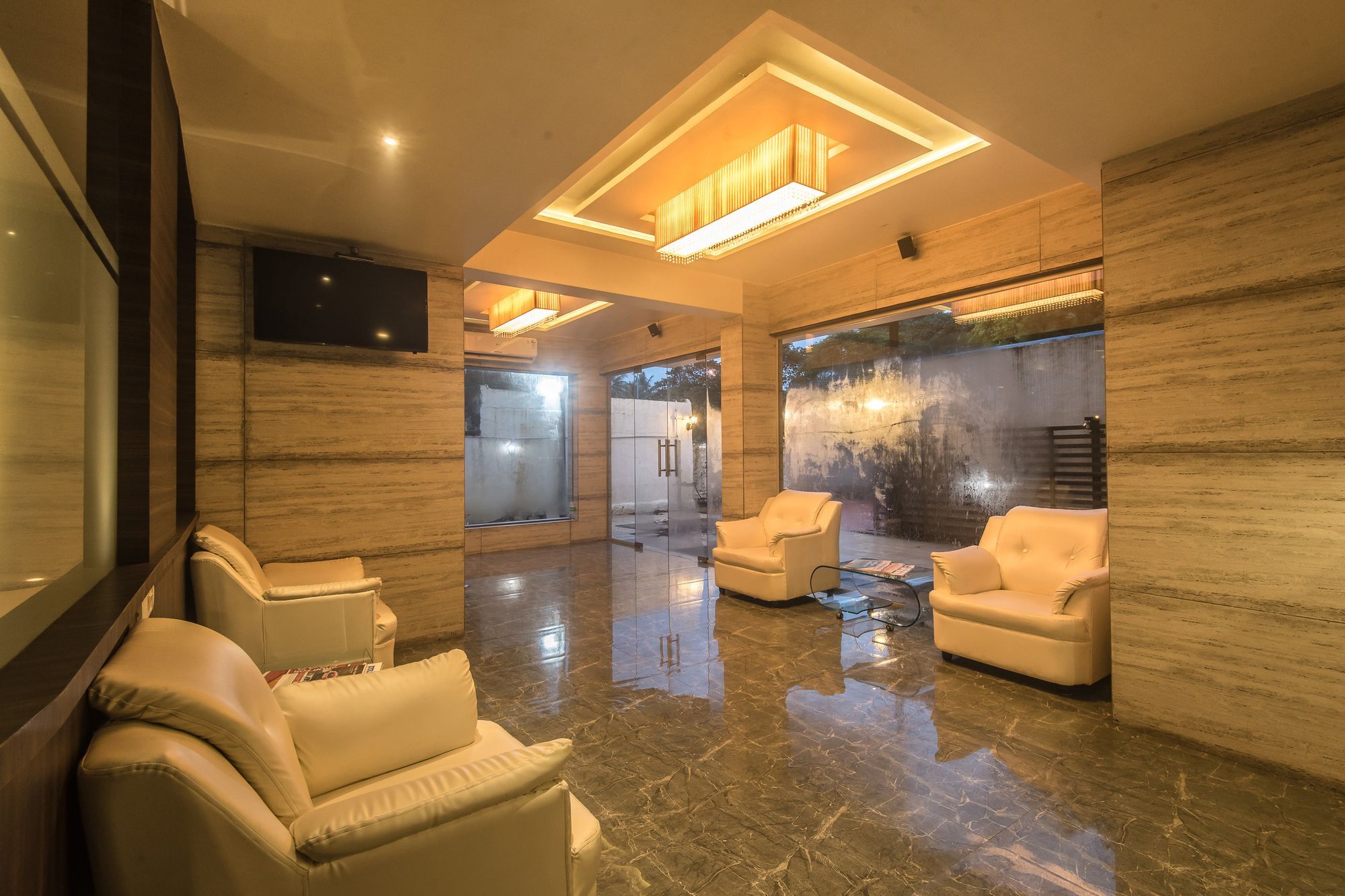 Oyo 78245 Collection O Hotel Crown Inn Navi Mumbai Buitenkant foto